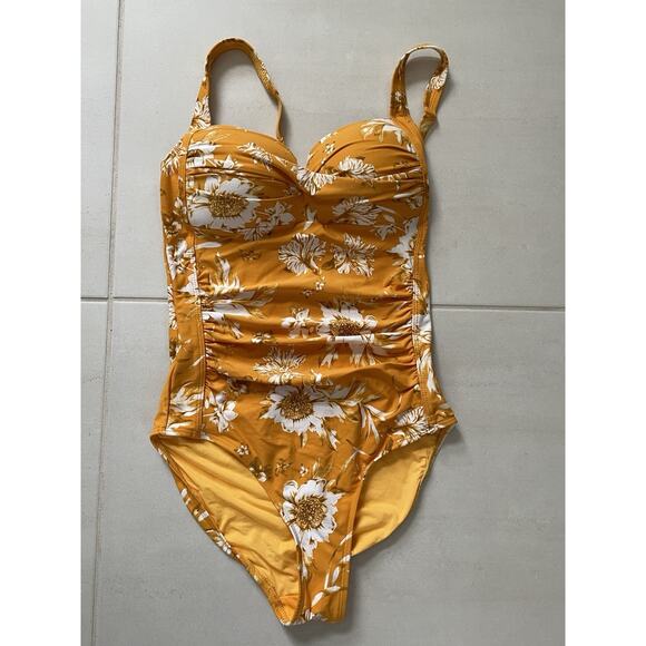 Nip Tuck Swim One Piece Swimsuit Floral Ruched Swimwear - Picture 1 of 9